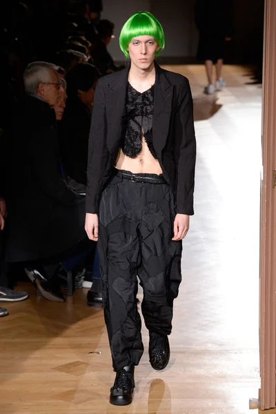 Look 25